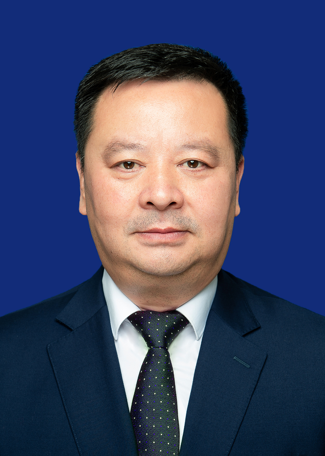  p>广 兵,男,布依族,1963年10月出生,贵州都匀人,在职研究生,中共党员