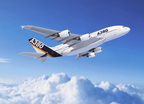 下推出的大型商用宽体客/货运输机(wide-body commercial airliner