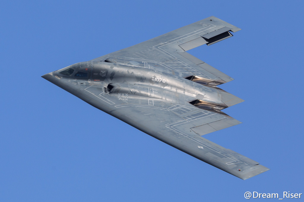 b-2型黑蝙蝠轰炸机