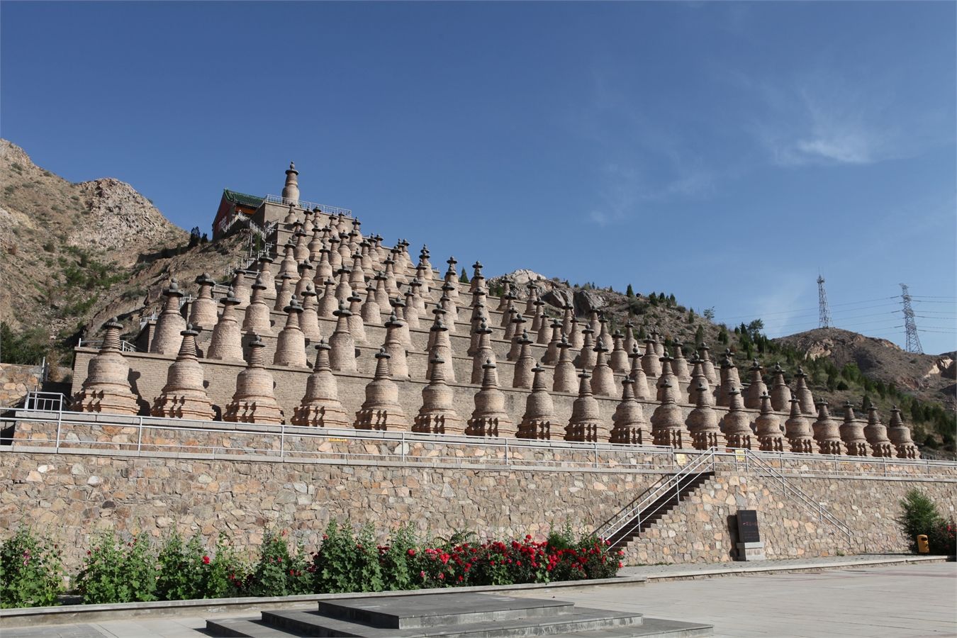 简称青铜峡黄河大峡谷旅游区,位于宁夏回族自治区吴忠市青铜峡市