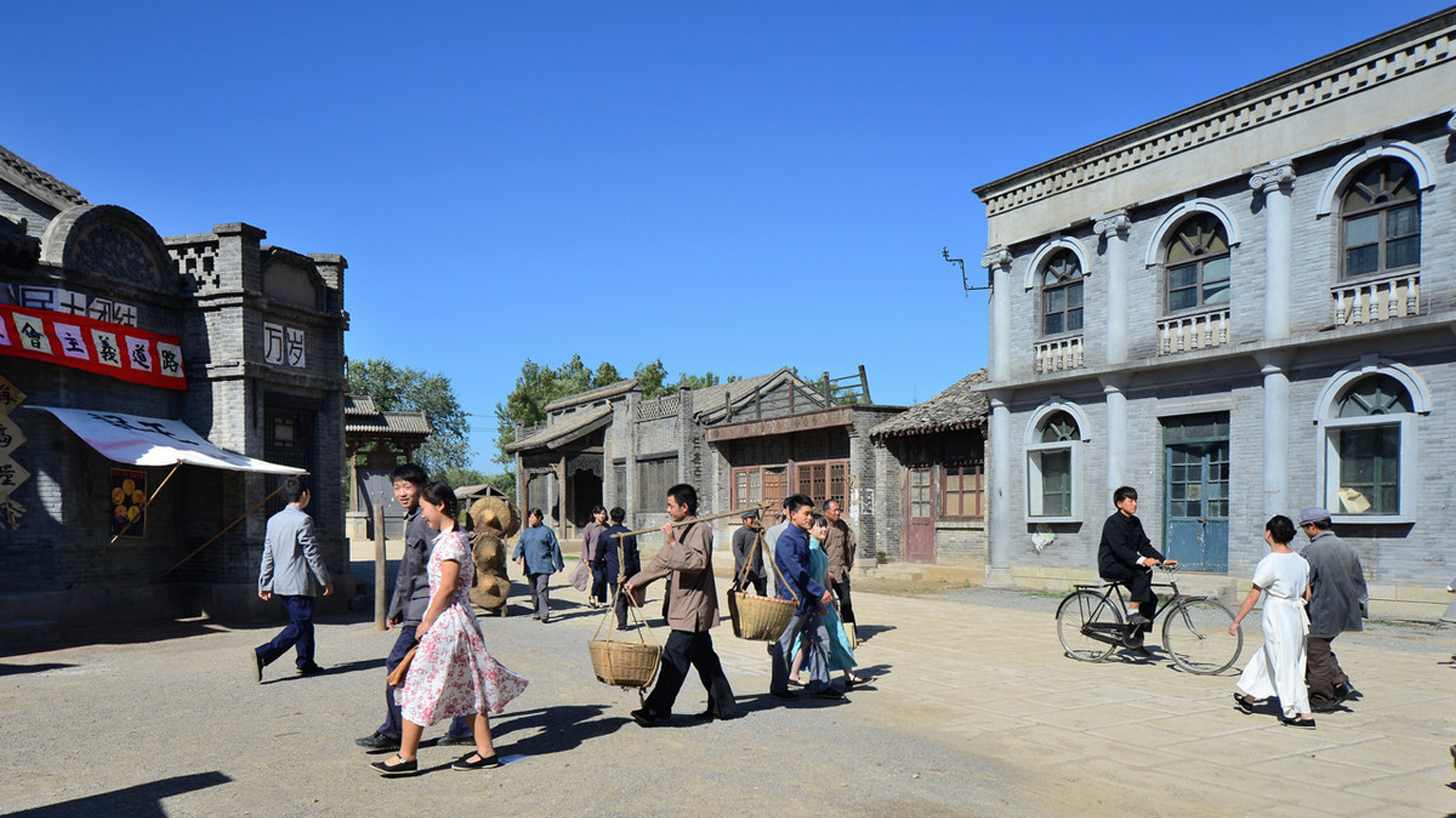  p>八一影视基地,位于北京市丰台区王佐镇,是以影视拍摄服务为主,兼具