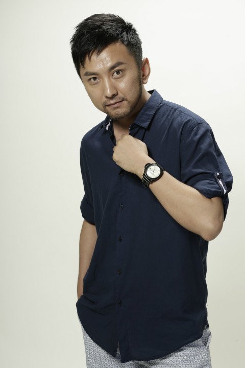  p data-id="gnwkd4vxeg">李华,男,青年演员,毕业于中央戏剧学院2001