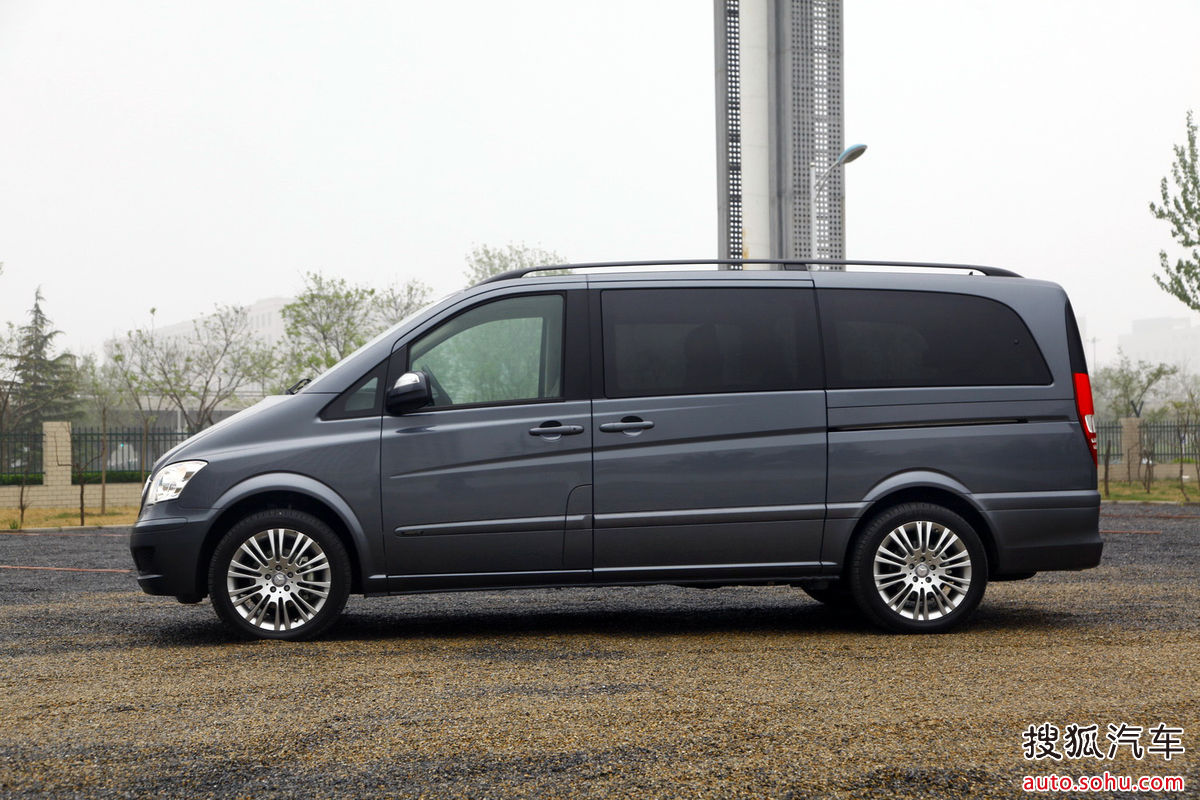 是顶尖mpv的典范之作,有着"智慧商务空间,至谨奔驰工艺"的核心优势