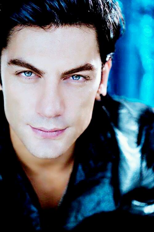  p data-id="gnswu49d1p">马克西姆·姆尔维察(maksim mrvica),1975年