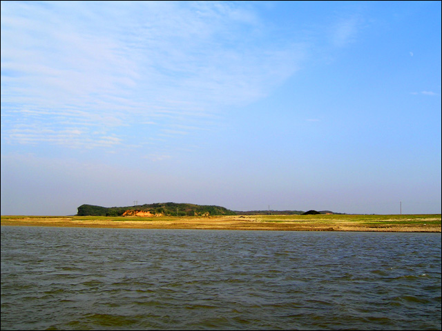  p>淡水湖(freshwater lake),是指以淡水形式积存在 a href="#" data