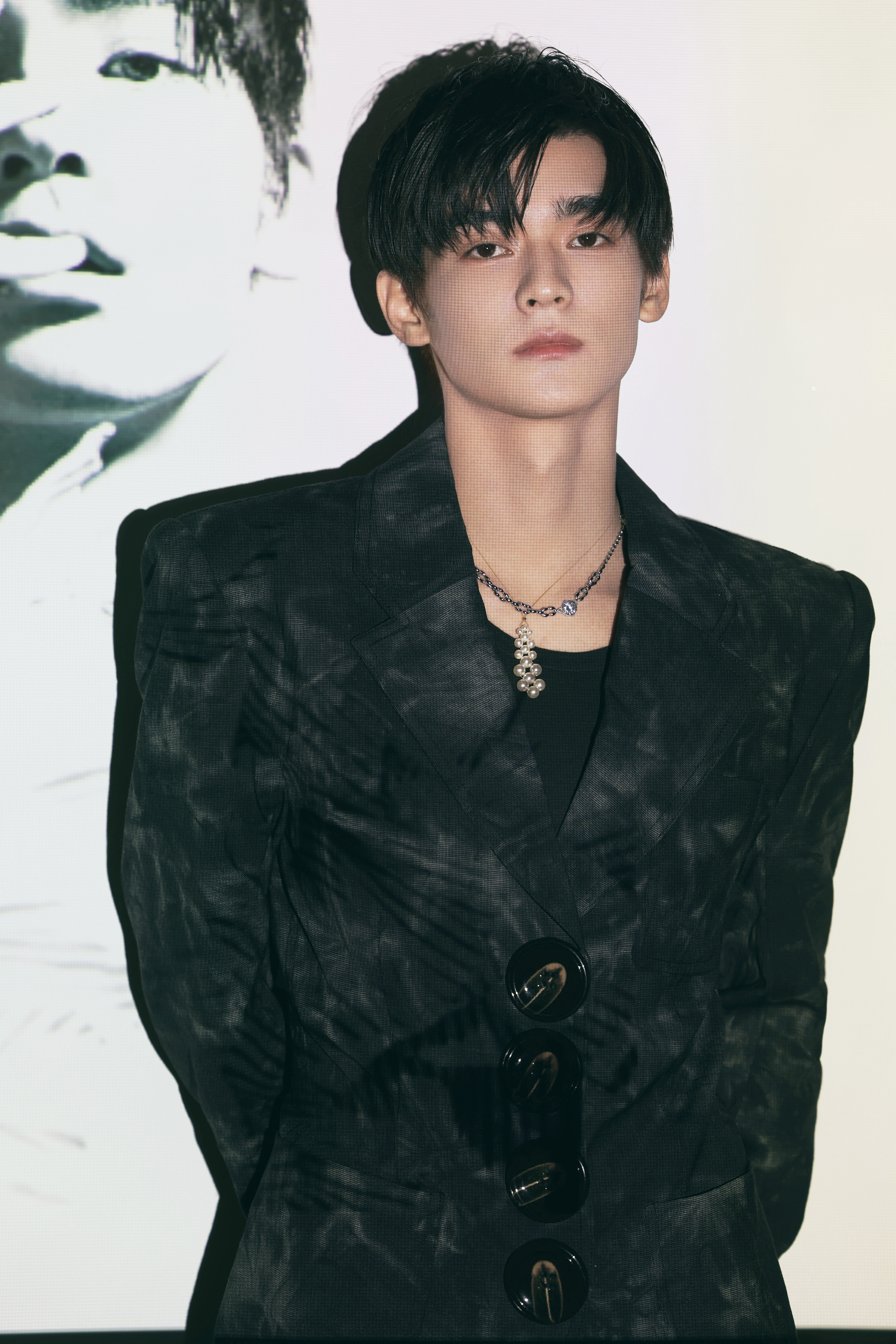 n9fjslg">张家硕,1998年12月31日出生于山东省寿光市,中国内地男演员