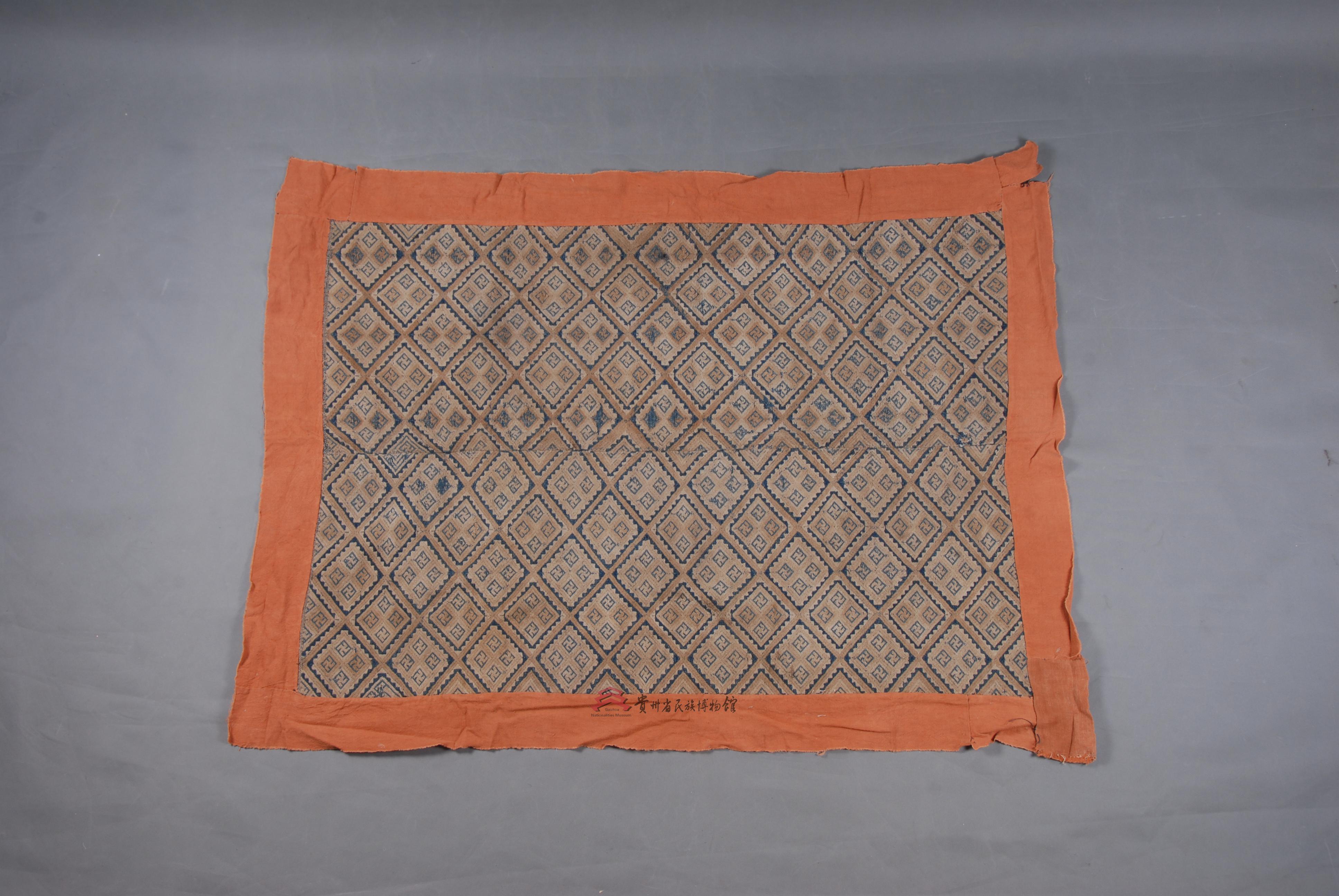 民国布依族几何纹织锦被面