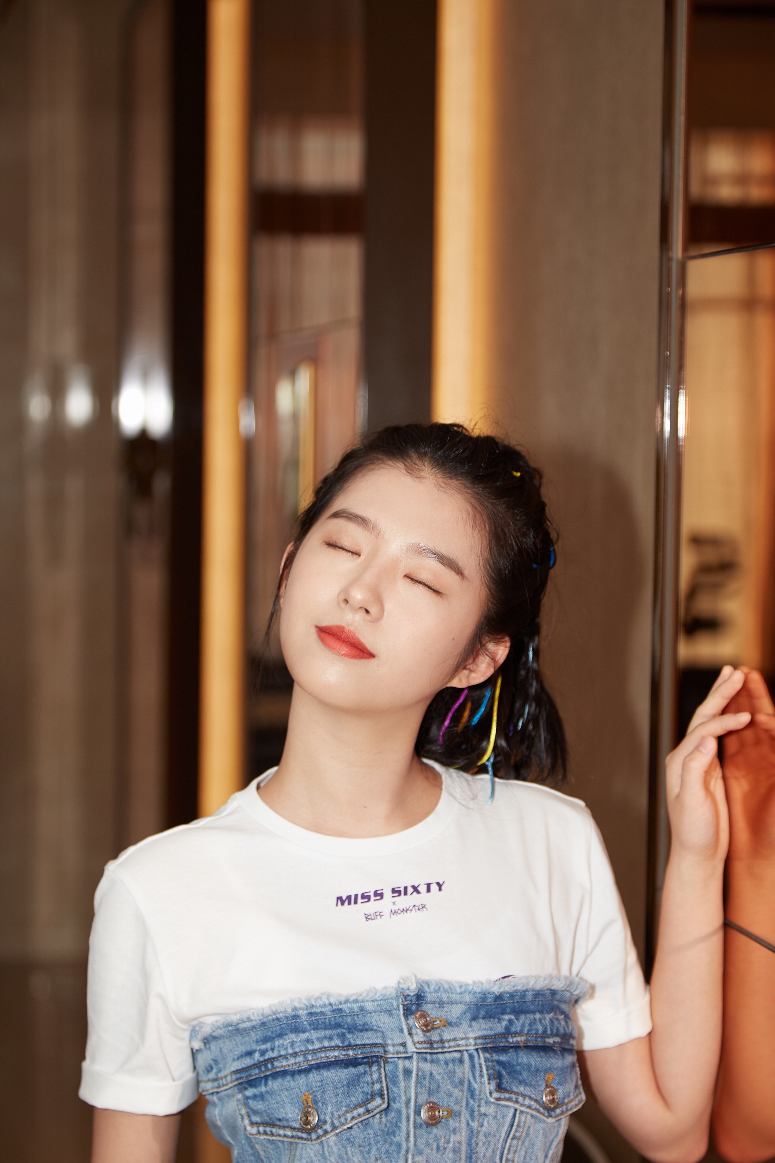 id="gnto7a3le6">何蓝逗,本名何蓝,1999年10月16日生于广东省惠州市