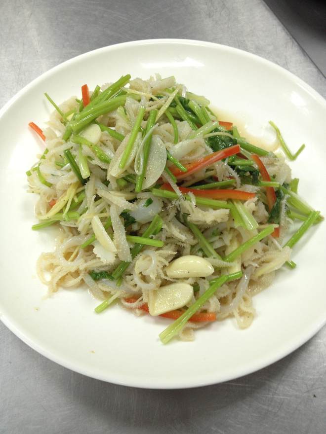 葱油散丹是由羊散丹,葱白为主要原料制成