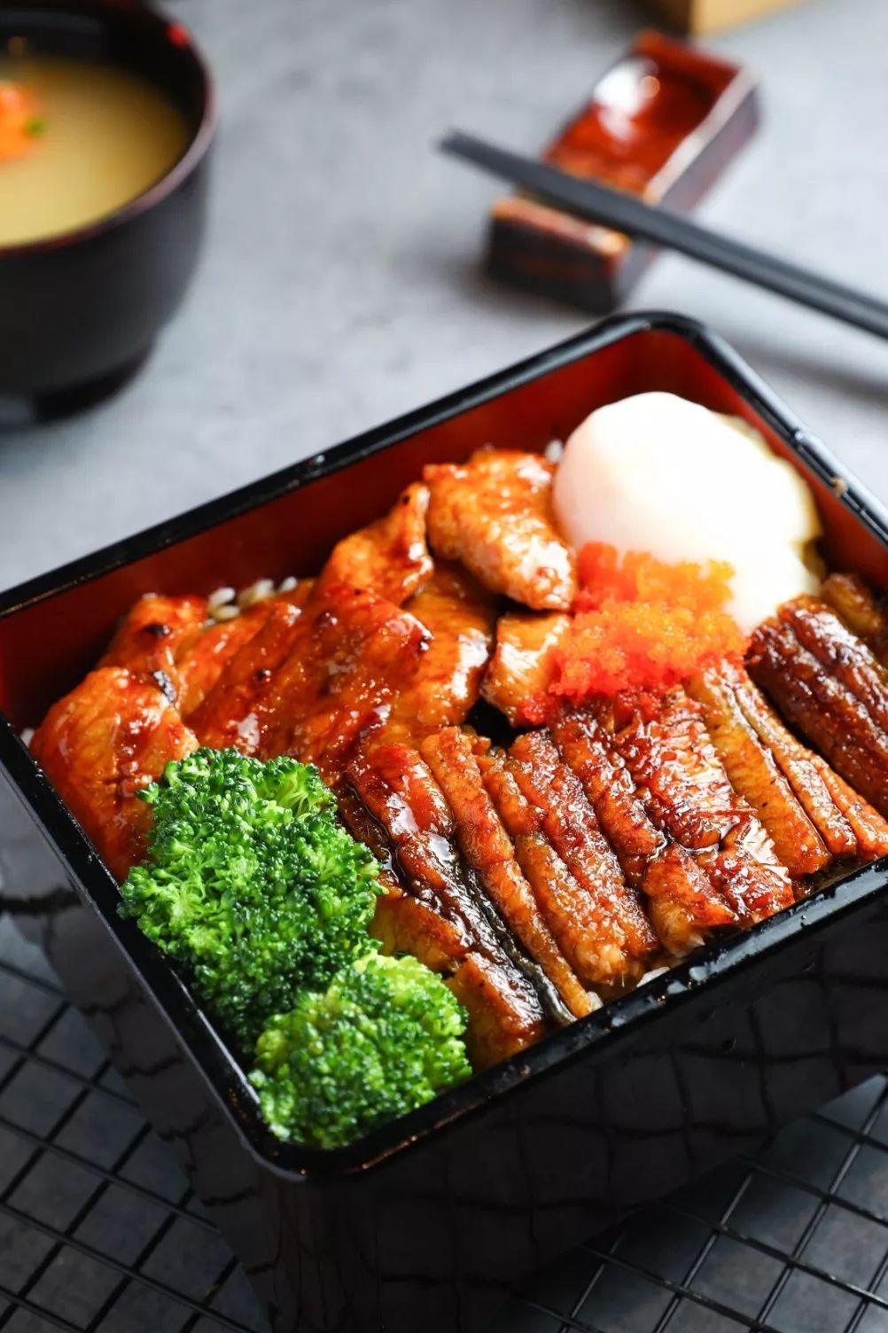 href="/item/鳗鱼/588" data-lemmaid="588">鳗鱼 /a>饭,又称鳗鱼盖饭