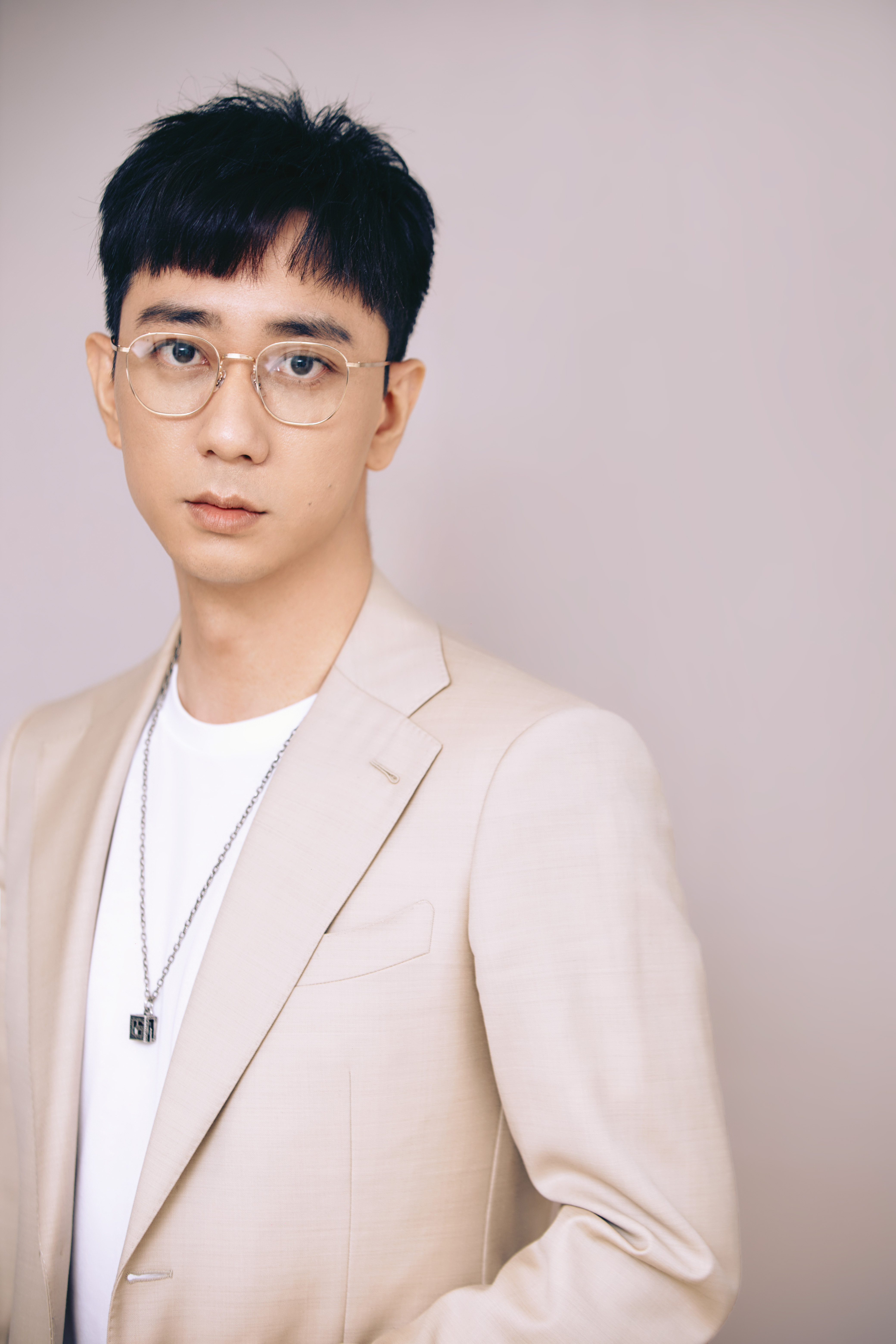 1984年3月28日出生于北京市东城区,中国内地影视男演员,脱口秀主持人