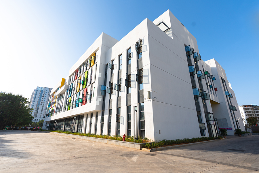  p data-id="gnhdkuoh48">赣州市厚德外国语学校(简称赣州厚外),坐落