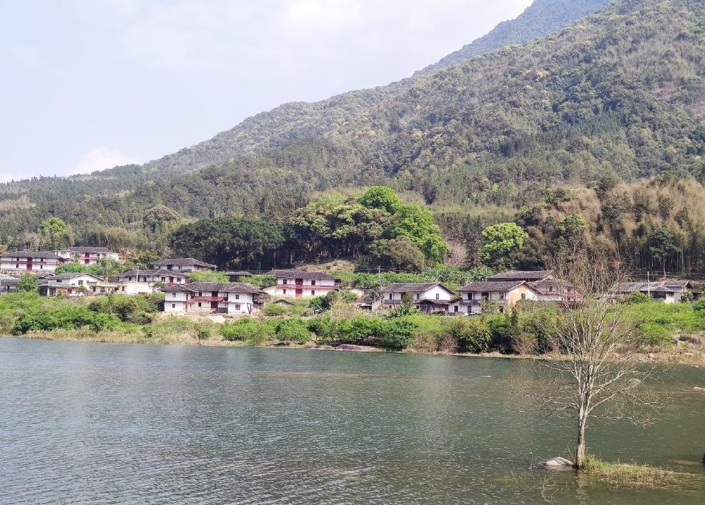 data-lemmaid="3449934">永泰县 /a>嵩口镇东南部,福州市最高峰