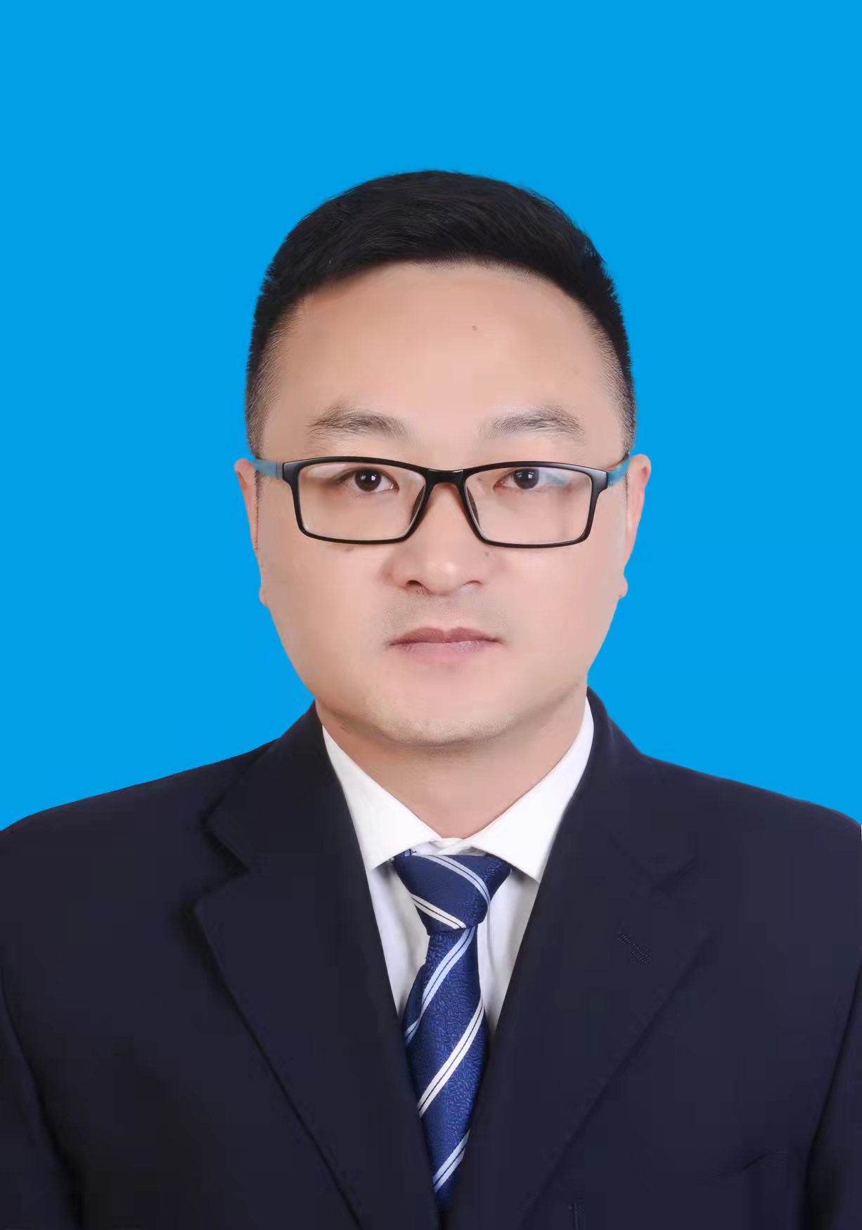 现任贵州省开阳县双流镇党委委员,副书记,镇长