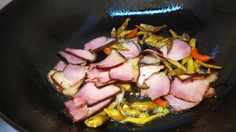 泡椒仔姜爆腊肉