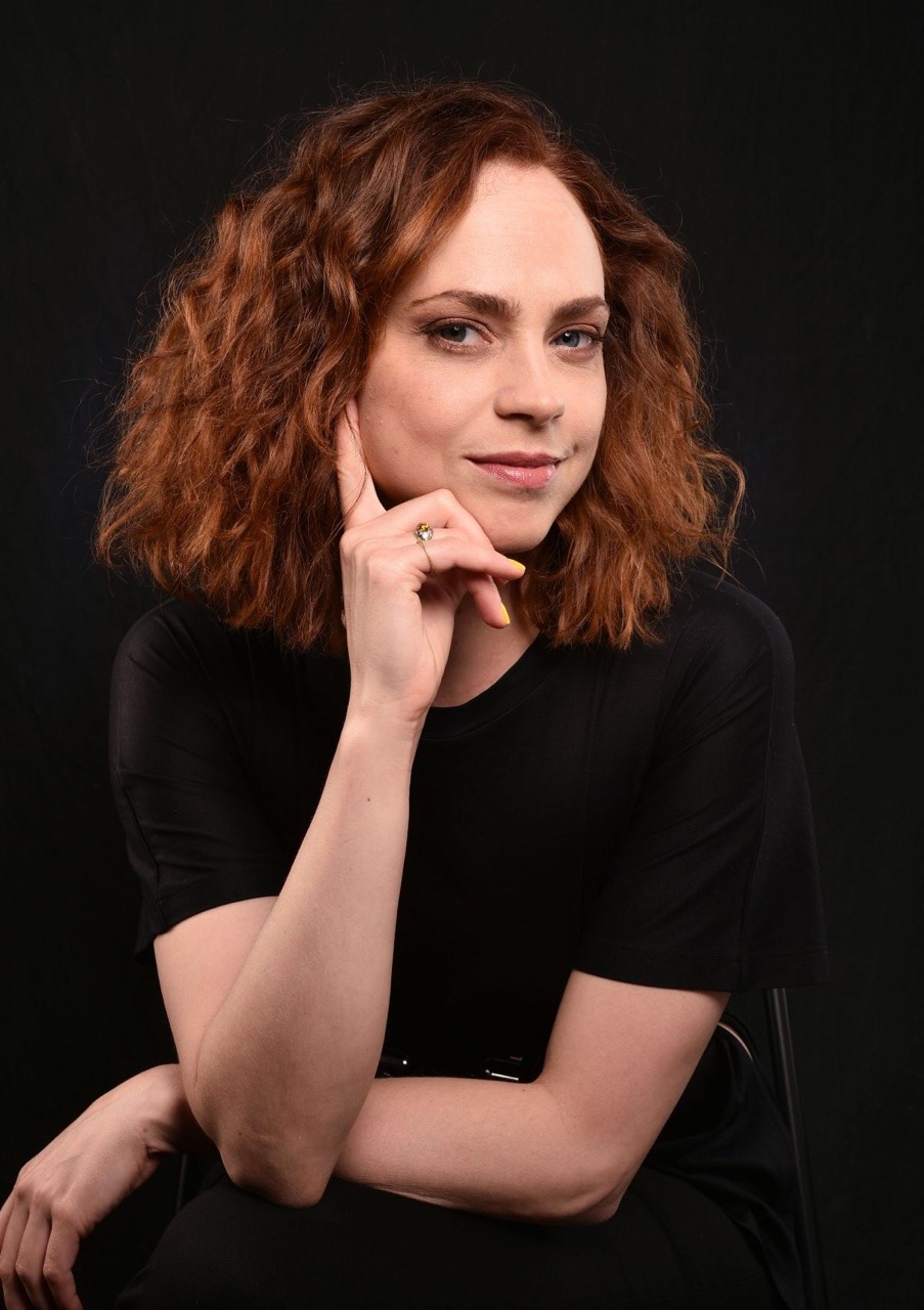  p>菲奥娜·道里夫(fiona dourif),1981年10月30日出生于美国纽约州