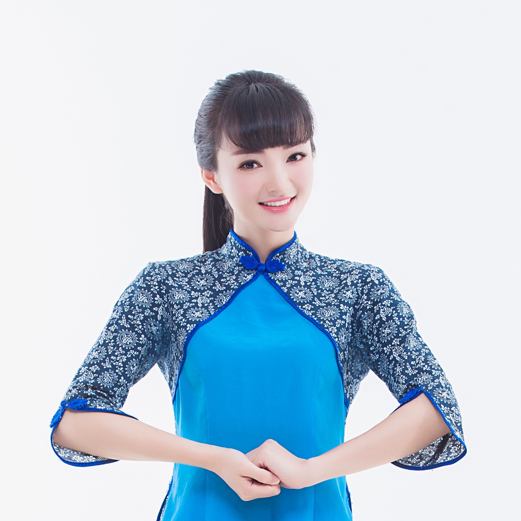 hca">钟彩媚,歌手,演员,运动达人,一个独立,自律,淳朴,温婉的客家妹子