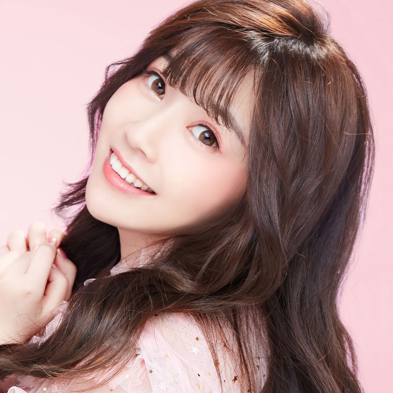  p>姜林希kiki,女,歌手,代表专辑有《比美好更美好的事》等. /p>