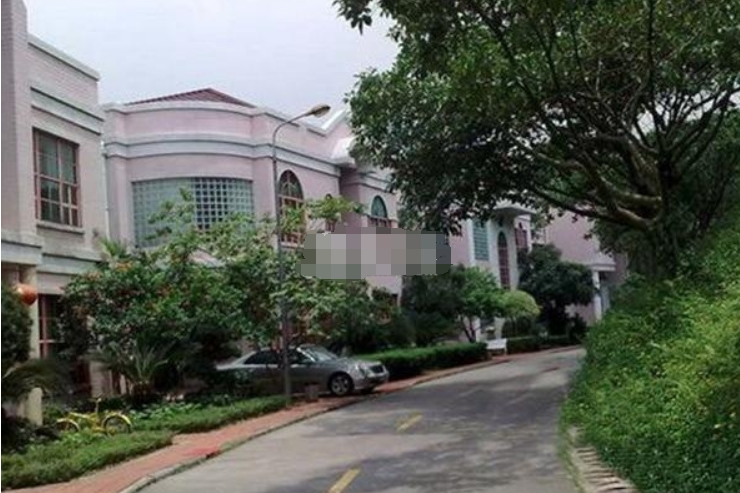 白云堡豪苑堡轩径位于广州市白云南湖,共计