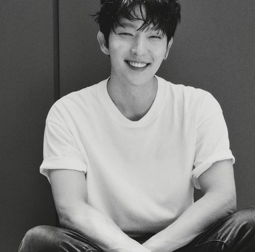 1982年4月17日出生于 a target="_blank" href="/item/韩国/6009333"