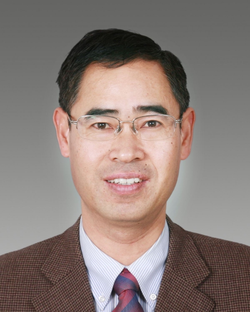 人士,1988年7月参加工作,华东师范大学大学毕业,理学学士,高级统计师