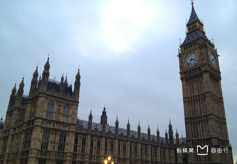  p>伊丽莎白塔(the elizabeth tower),旧称钟塔(the clock tower)