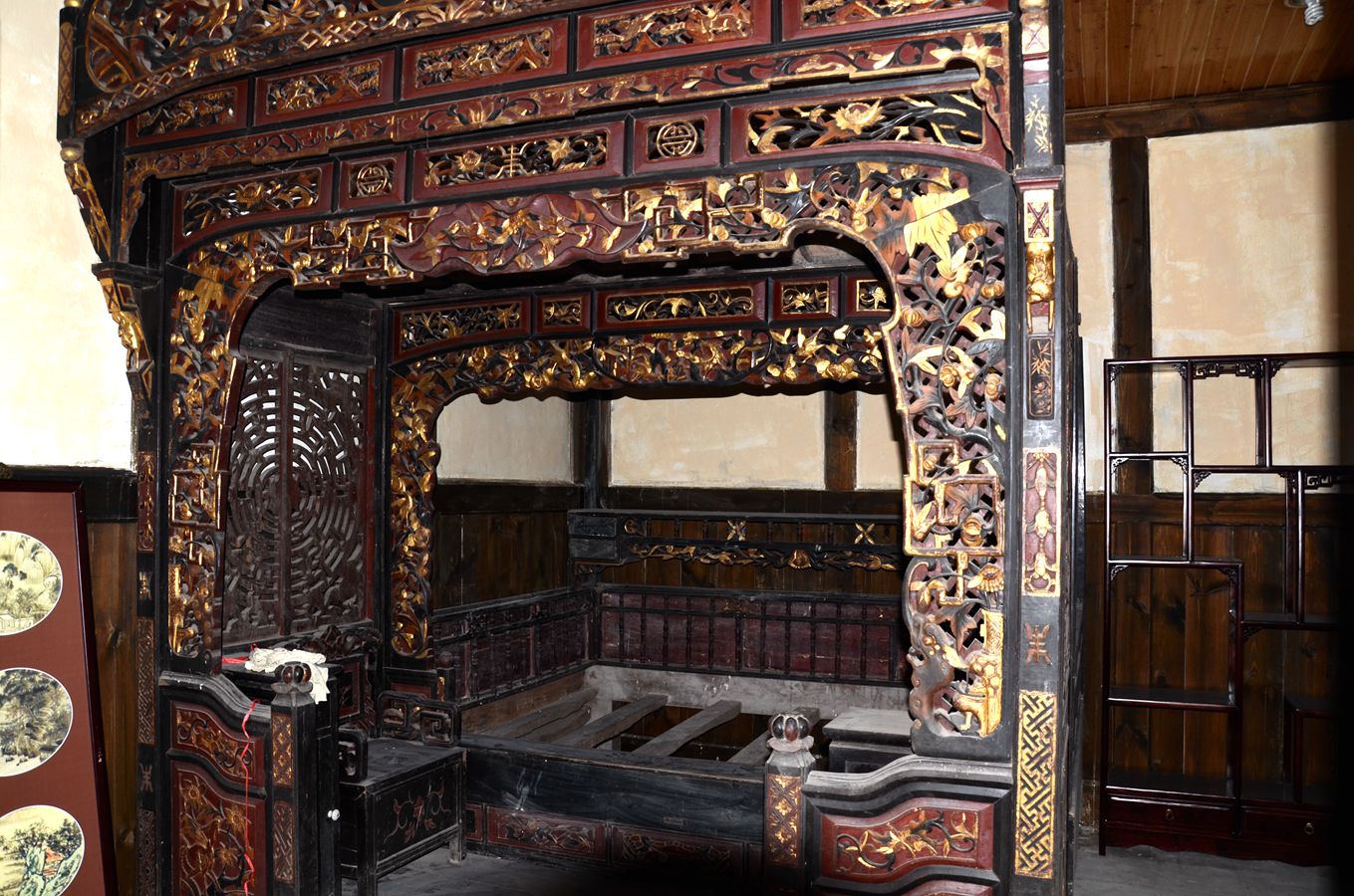  p data-id="gnwk2otcbj">万灵古镇原名路孔镇,位于 a target="_blank