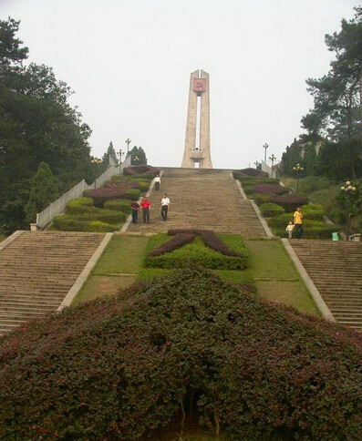 东塔岭烈士公园
