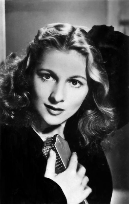  p>琼·芳登(joan fontaine,1917年11月21日—2013年12月15日),出生于