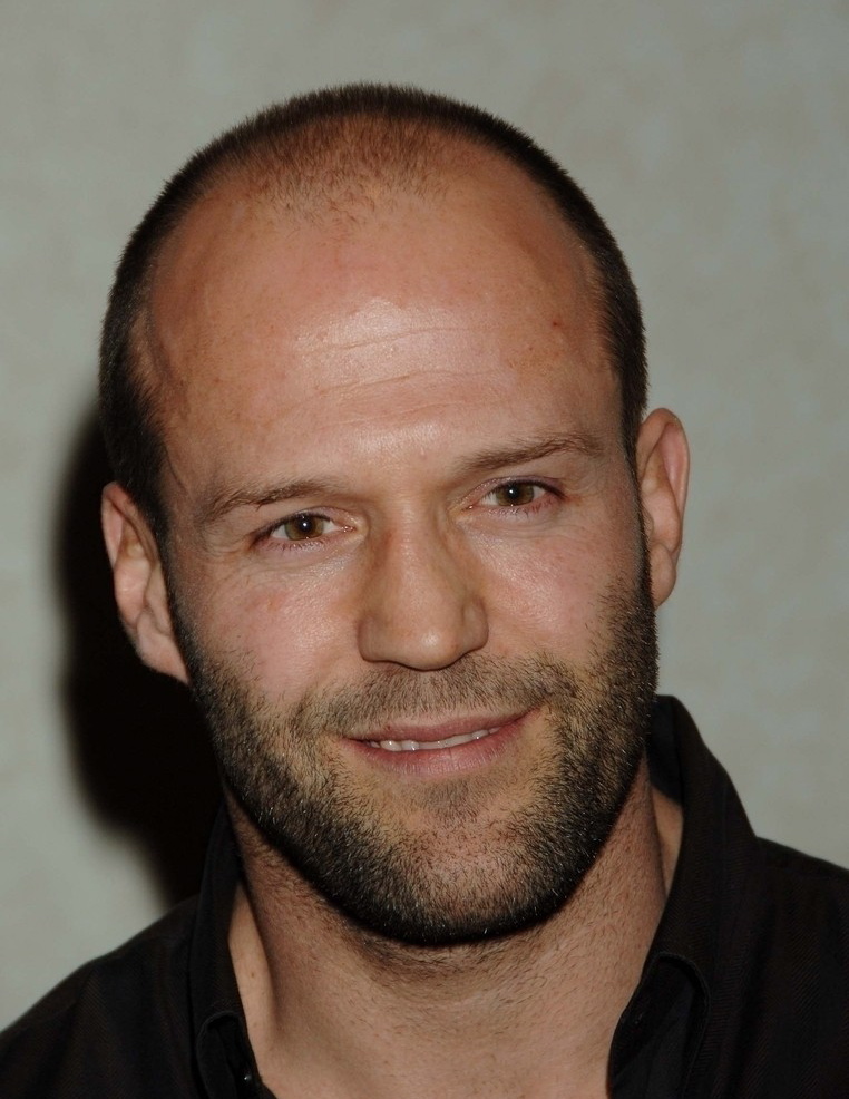  p>杰森·斯坦森(jason statham),1967年7月26日出生于英国伦敦,英国
