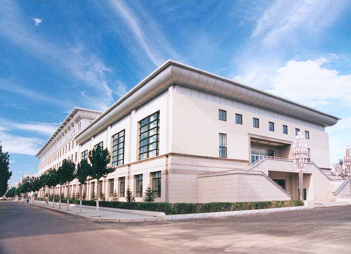 哈尔滨学院