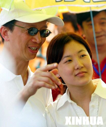  p>伏明霞,1978年8月16日生于湖北武汉,前中国 a target="_blank"