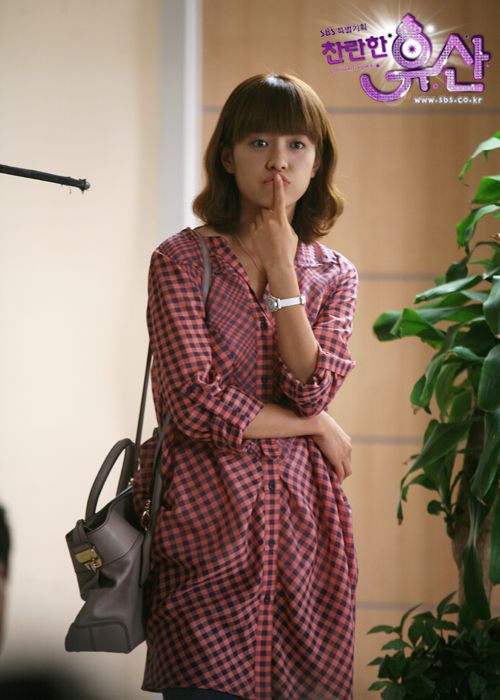  p>《灿烂的遗产》由 a href="#">韩国sbs电视台 /a>出品,导演为 a