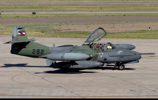  p>a-37蜻蜓式攻击机是以1957年进入 a target="_blank" href="/item