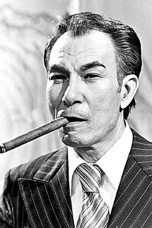  p>石坚 i>(shih kien,1913年1月1日—2009年6月3日) /i>,原名石荣璋