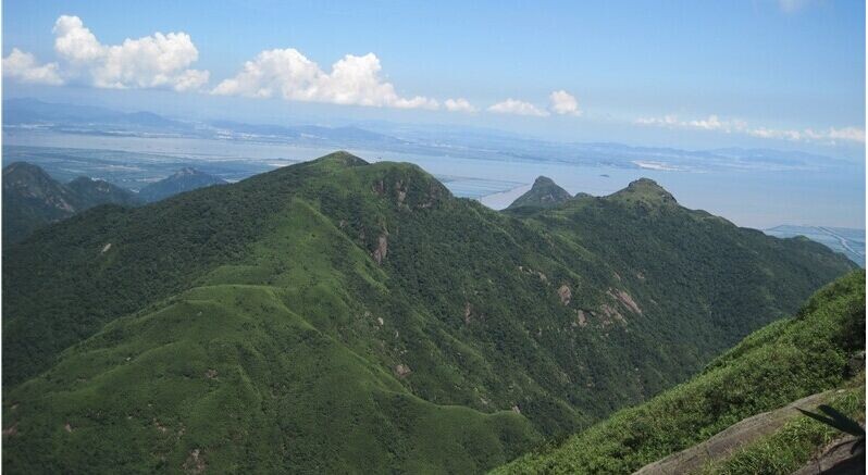  p data-id="gnwu5pnwih">狮子头山是台山市与新会市的界山,位于广东