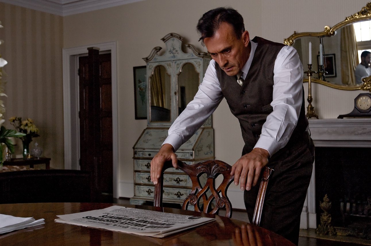  p>罗伯特·克耐普( i>robert knepper /i>),1959年7月8日生于俄亥俄