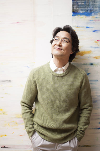  p>韩石圭,1964年11月3日出生于韩国,韩国演员,毕业于 a target="