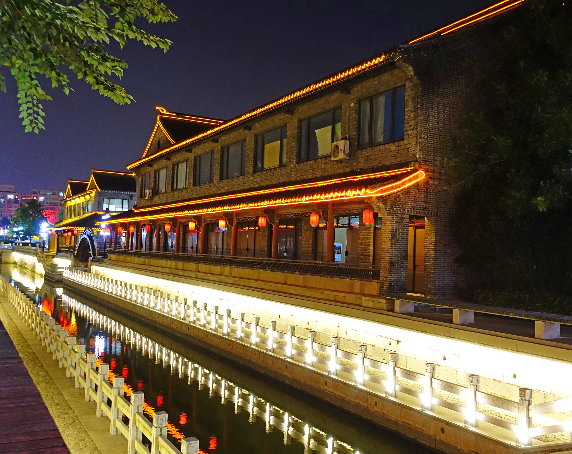 占地200多亩,地处 a href="#" data-lemmaid="3970799">盐城市 /a> a