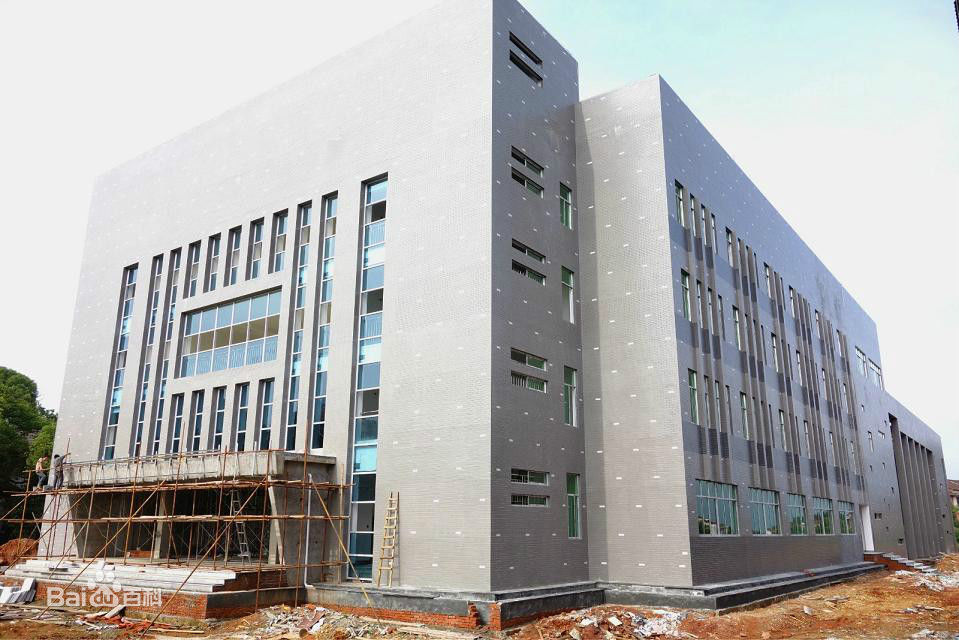 middle school,简称攸县一中)是 a target="_blank" href="/item/湖南