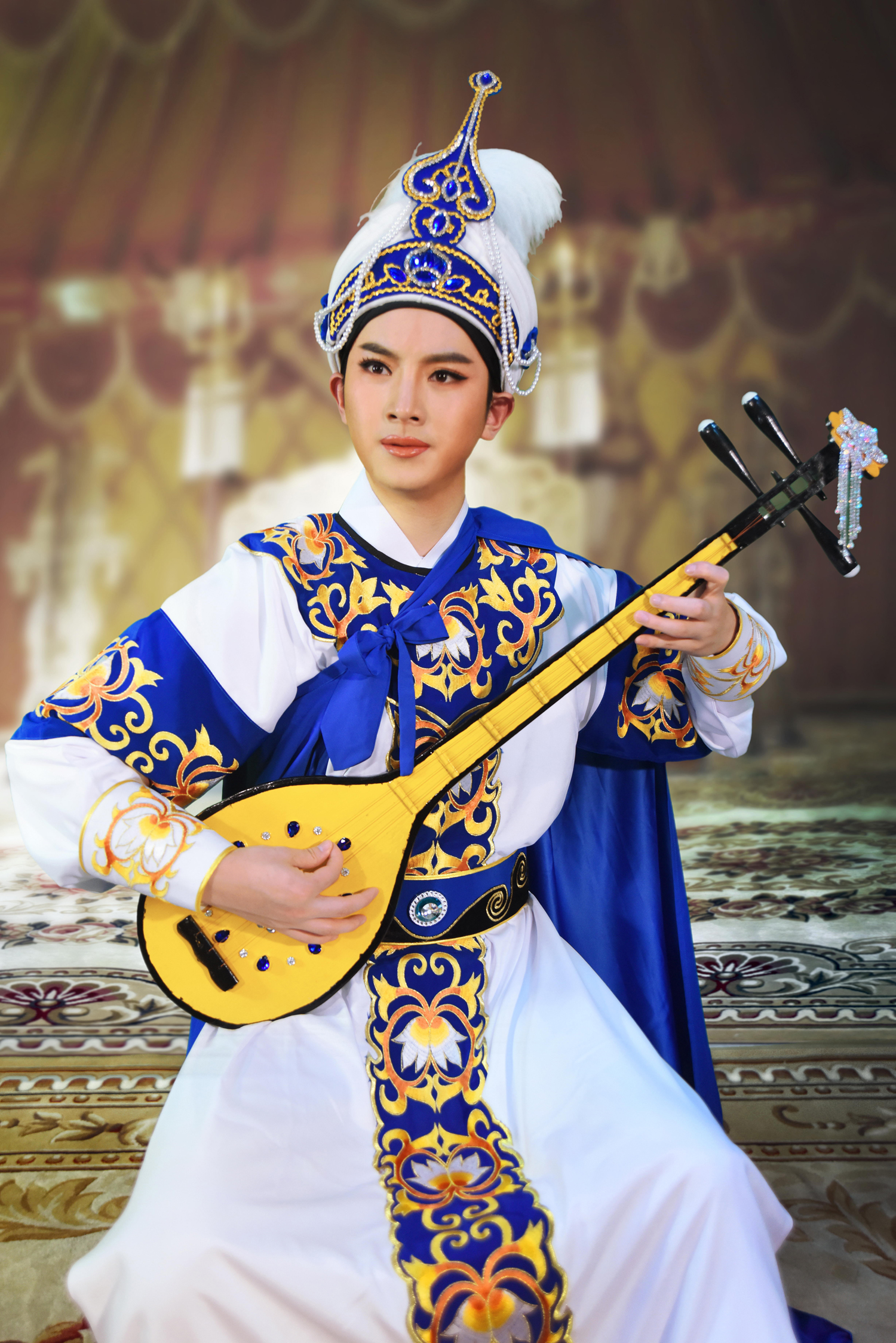 汪舟格,浙江诸暨人, a target="_blank" href="/item/浙江越剧团