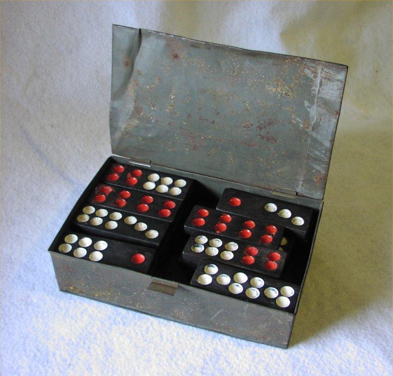 用木,骨或象牙制成的 a target="_blank" href="/item/牌具/2192356"