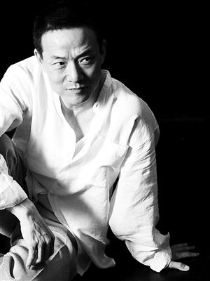  p data-id="gnt9k4gauq">吴兴国,1953年4月12日出生于中国台湾省高雄