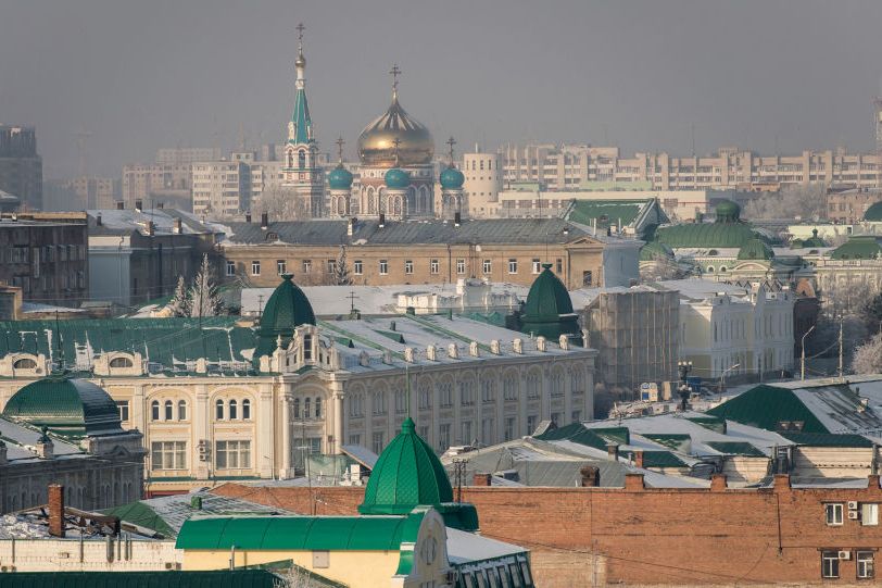 西南部,是 a href="#" data-lemmaid="3862938">鄂木斯克州 /a>的首府