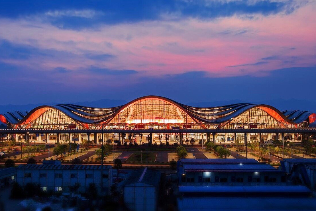  p>桂林两江国际机场(guilin liangjiang international airport, a