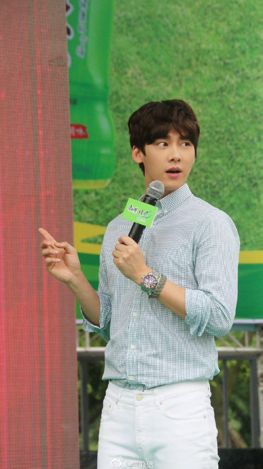  p>李易峰,1987年5月4日出生于四川省成都市,中国内地男演员,流行乐