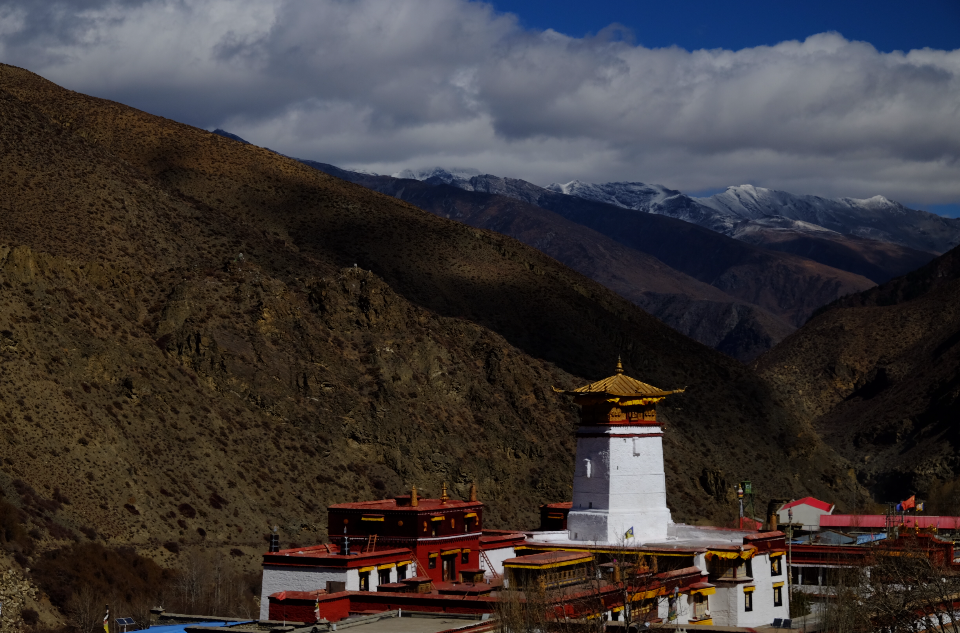 target="_blank" href="/item/洛扎县">洛扎县 /a>色乡乡政府