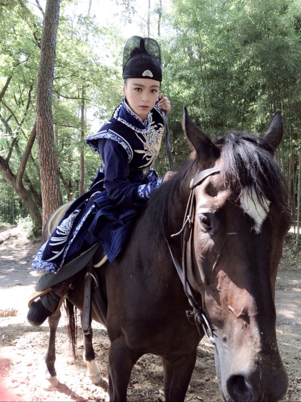  p>王亚楠(karen),1989年11月17日出生于河南商丘.