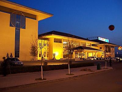  p>中日友好会馆位于 a href="#" data-lemmaid="164285">长春市 /a> 