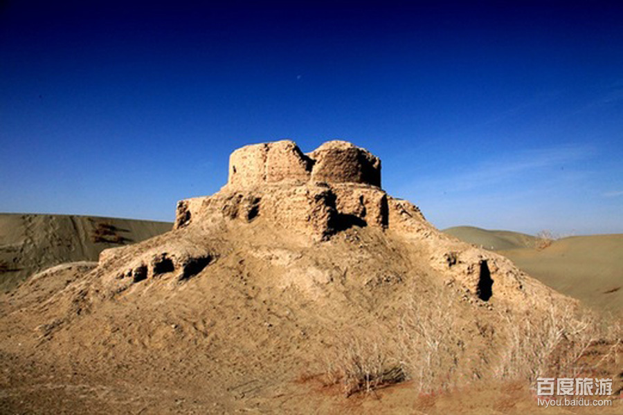  p>热瓦克佛寺遗址,位于新疆和田地区洛浦县城西北50公里处的沙漠中